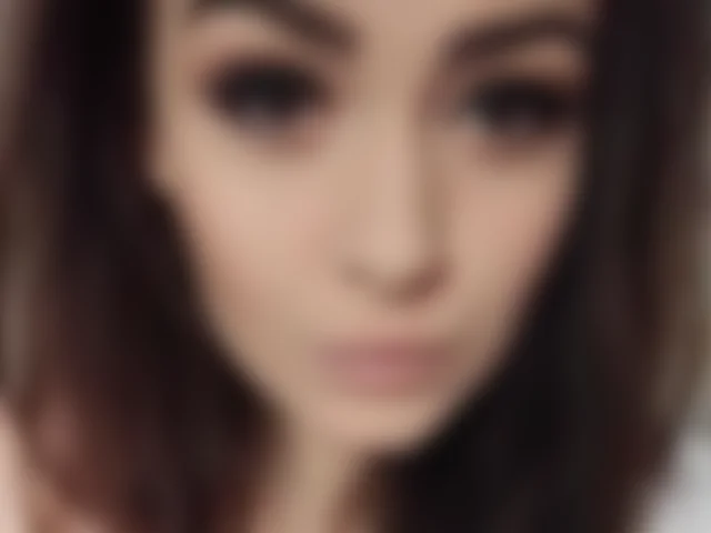 AlexisHot image 0